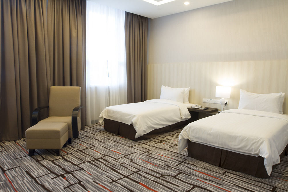 Promenade Hotel Bintulu Kültér fotó
