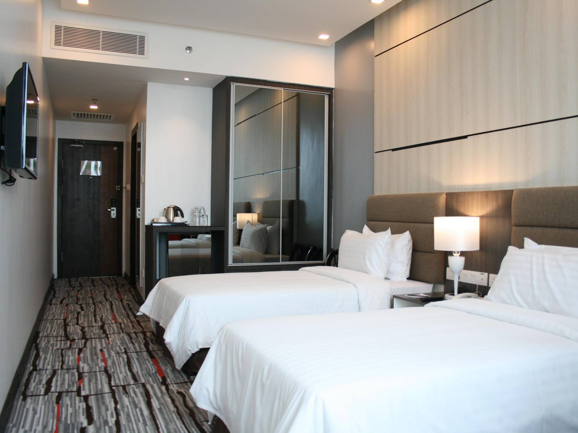 Promenade Hotel Bintulu Kültér fotó