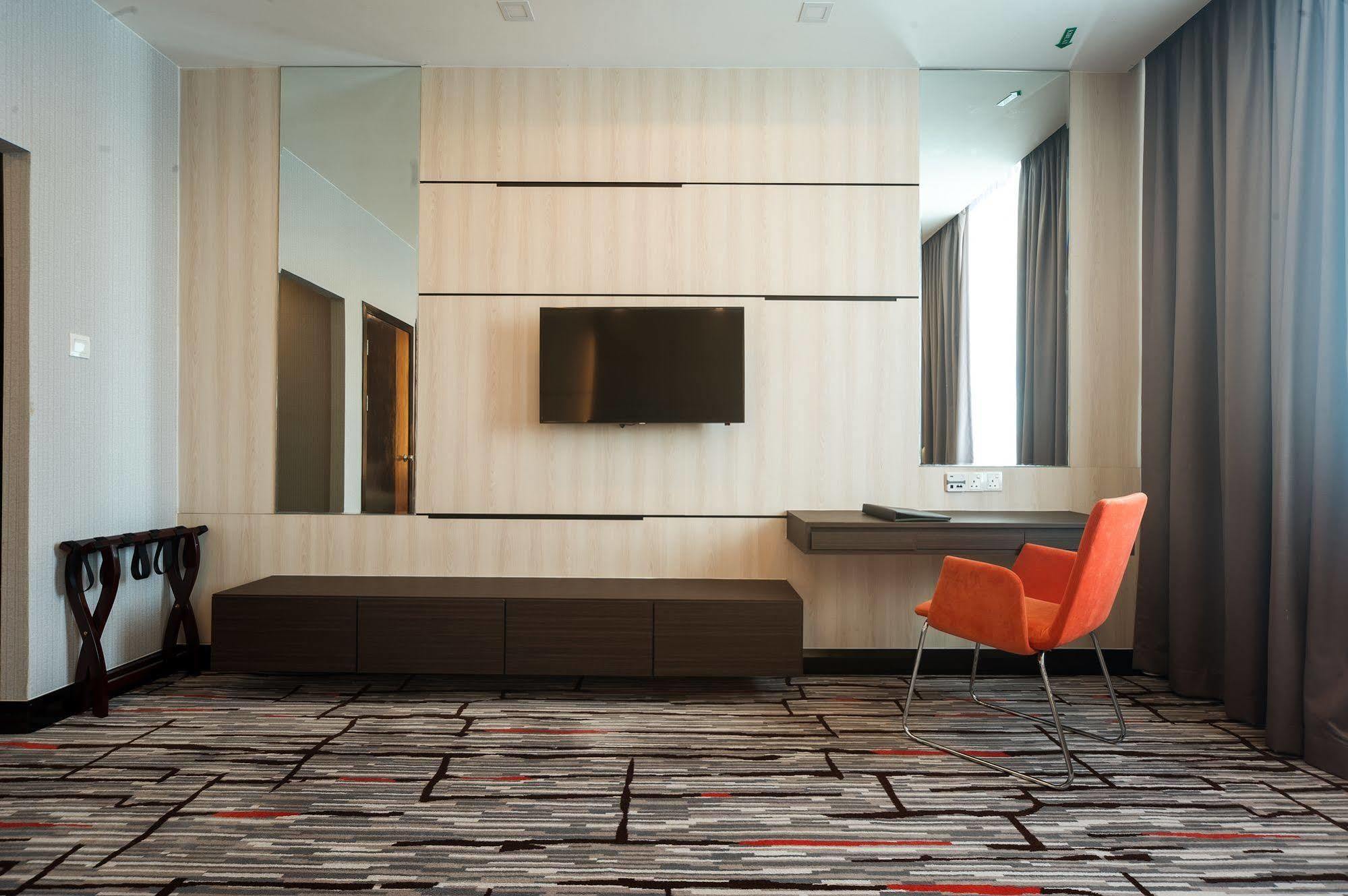 Promenade Hotel Bintulu Kültér fotó