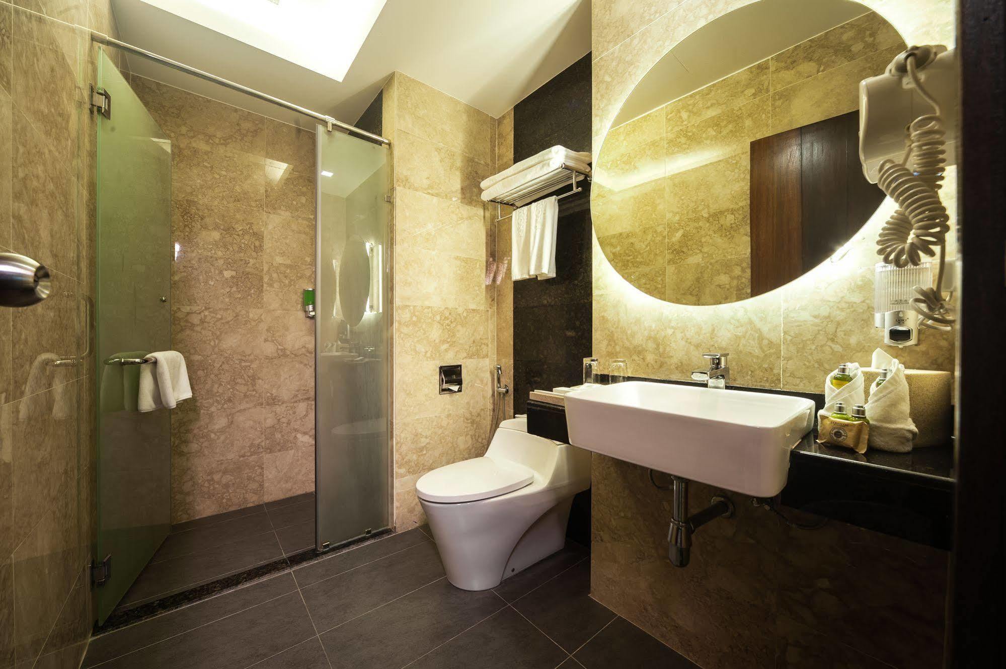 Promenade Hotel Bintulu Kültér fotó