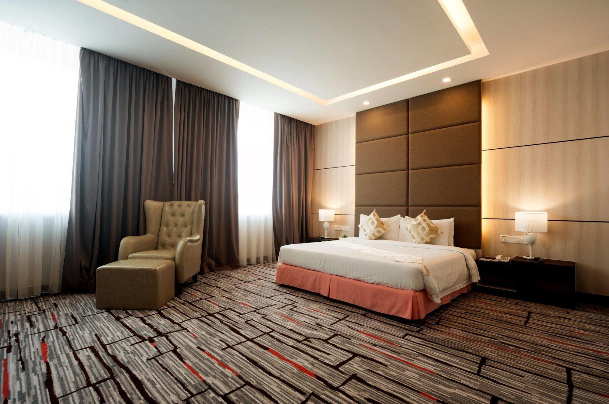 Promenade Hotel Bintulu Kültér fotó
