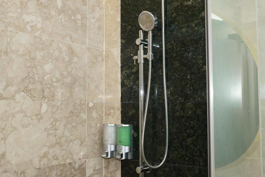 Promenade Hotel Bintulu Kültér fotó