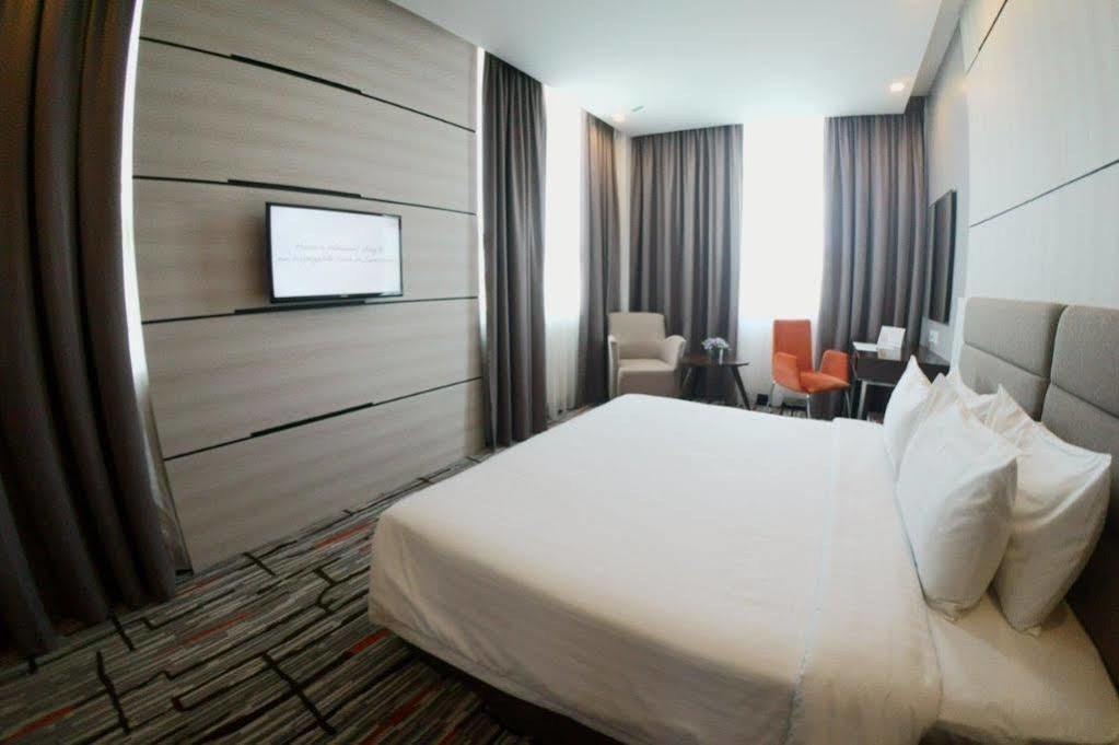 Promenade Hotel Bintulu Kültér fotó